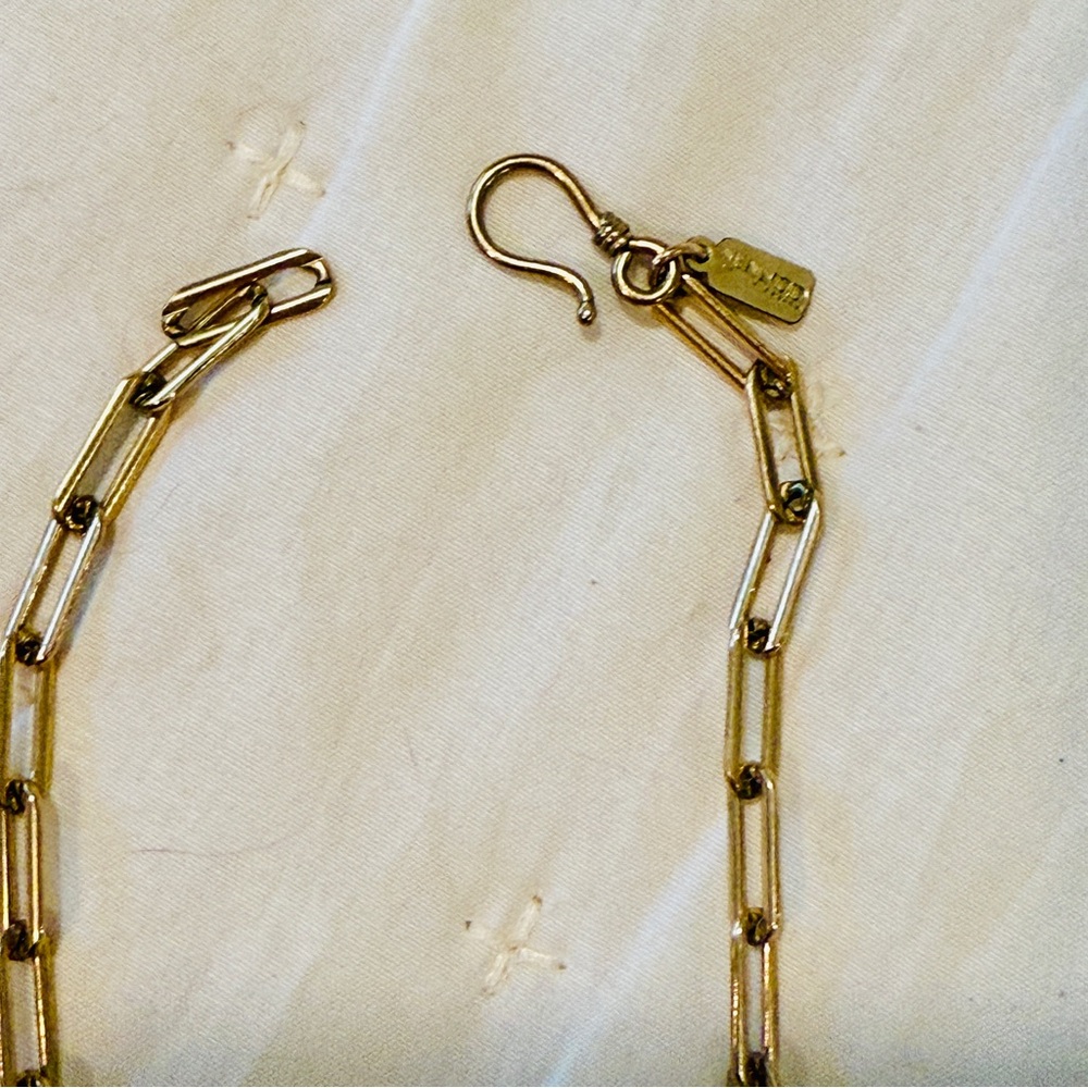 Gold Paperclip Chain with Sennod Vignette Holder - Picture 8 of 9